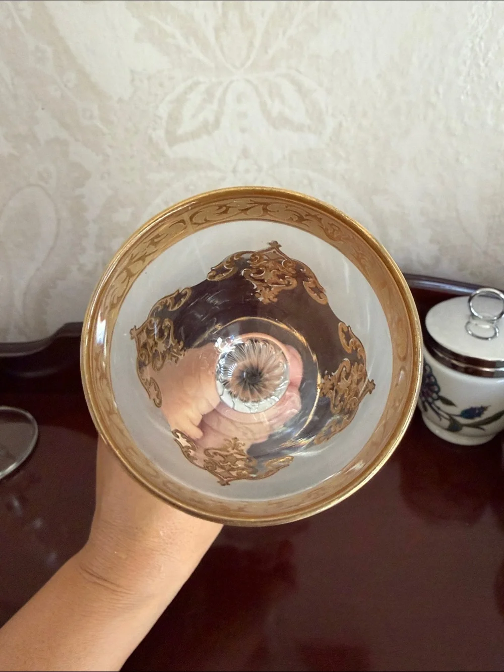 Murano  Gold-Trimmed Frosted Wine Glass - Decorative Home Dining Glassware